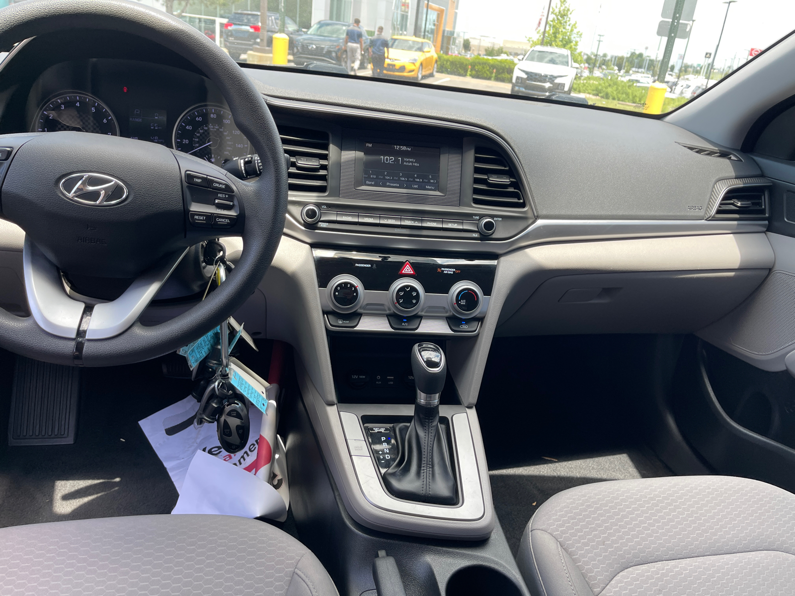 2019 Hyundai Elantra SE 14