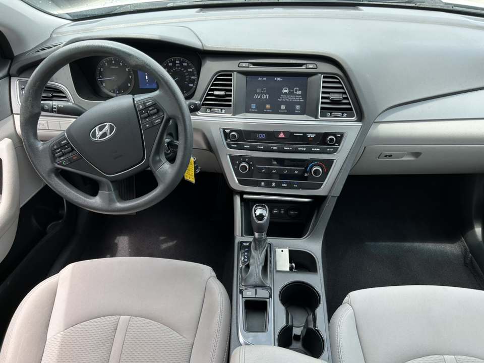2016 Hyundai Sonata 2.4L SE 17