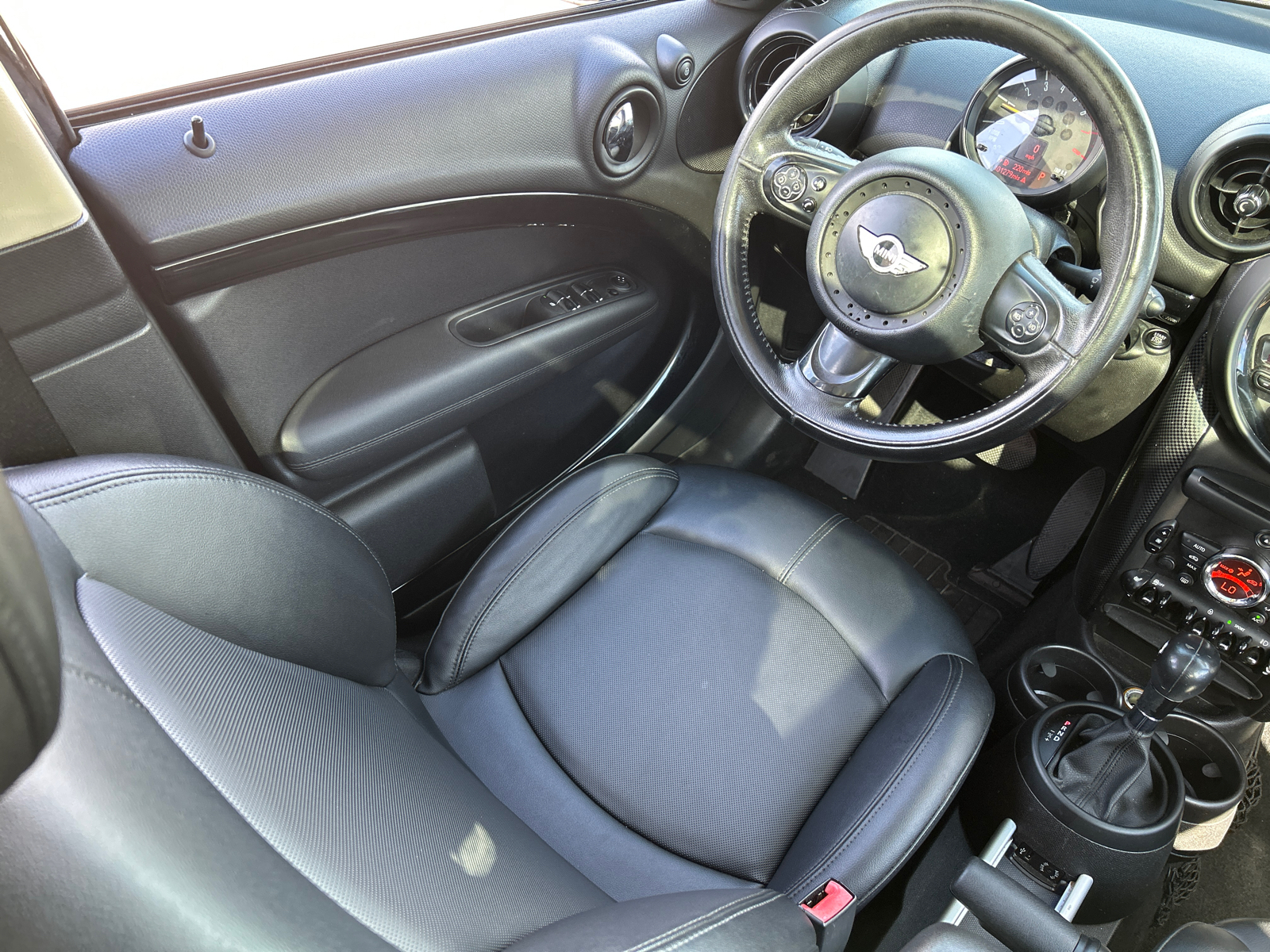 2015 MINI Cooper Countryman Base 17