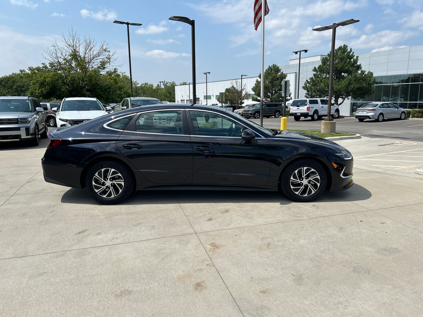 2023 Hyundai Sonata Hybrid Blue 5