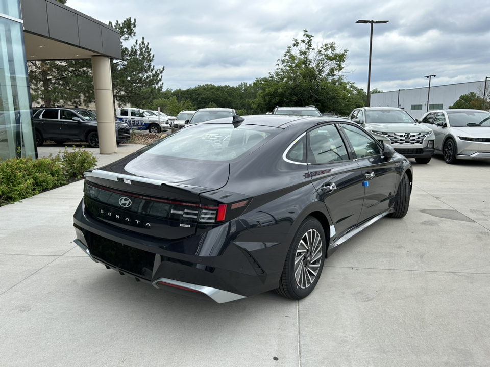 2024 Hyundai Sonata Hybrid Limited 11