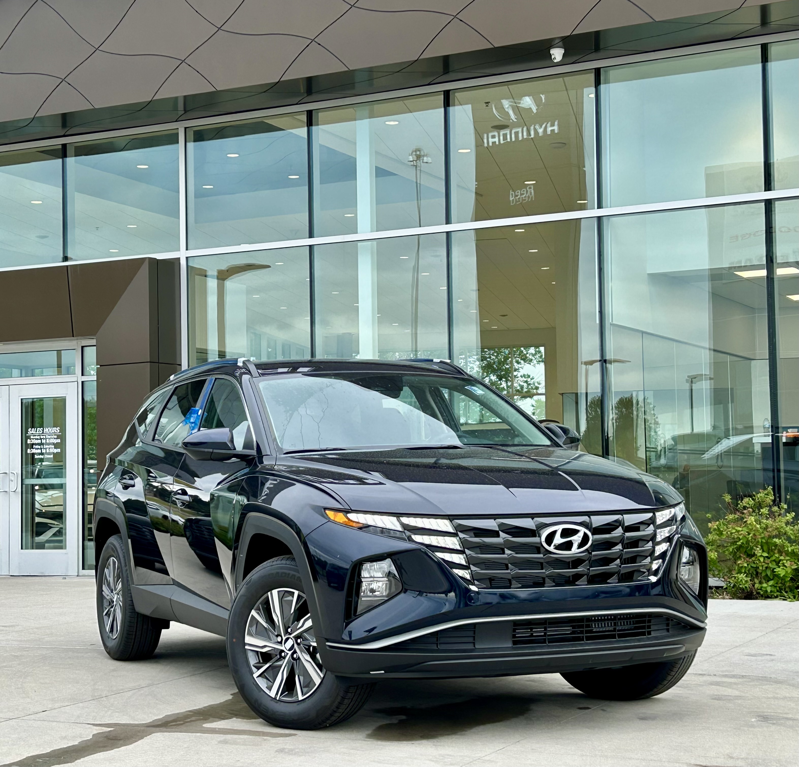 2024 Hyundai Tucson Hybrid Blue 1