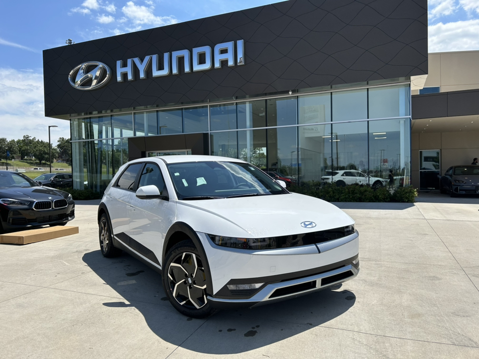 2024 Hyundai IONIQ 5 SE 1