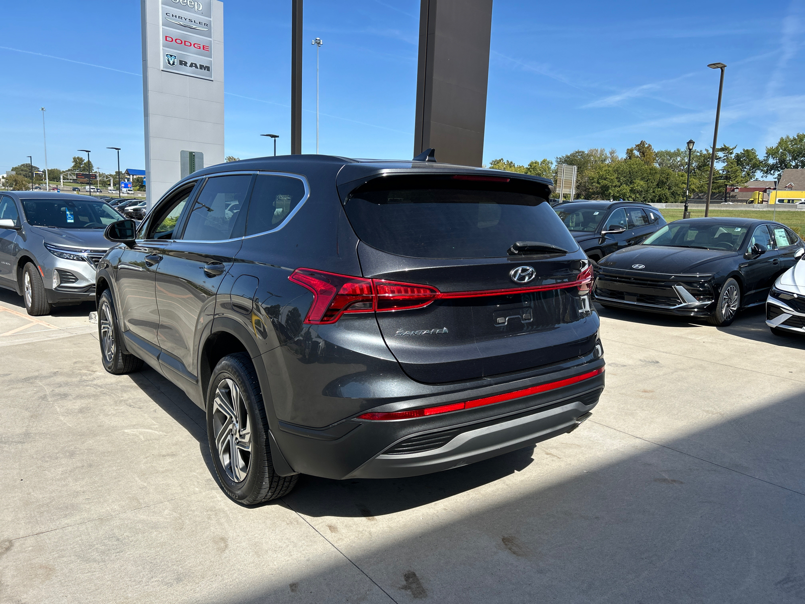 2021 Hyundai Santa Fe SE 11