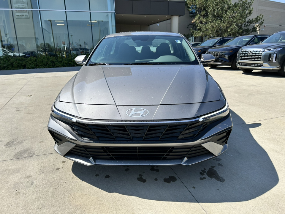 2024 Hyundai Elantra SEL 3