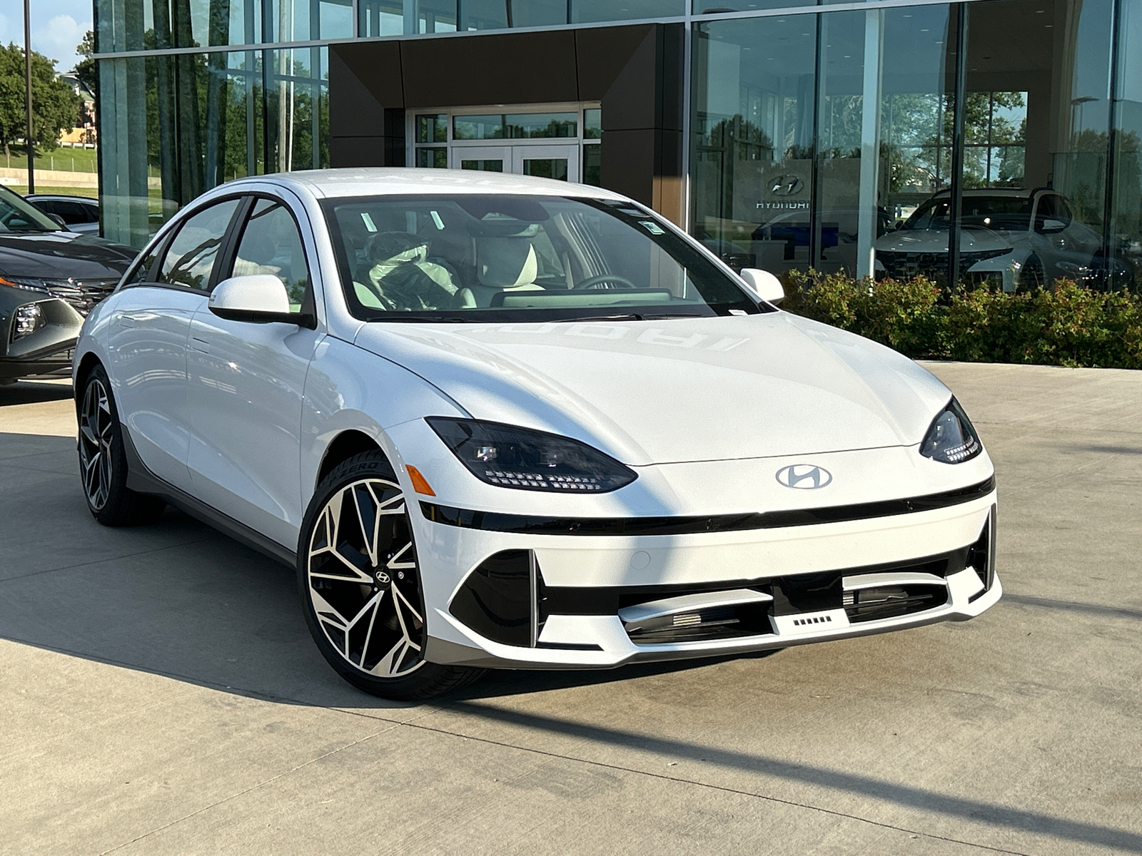 2024 Hyundai IONIQ 6 SEL 2