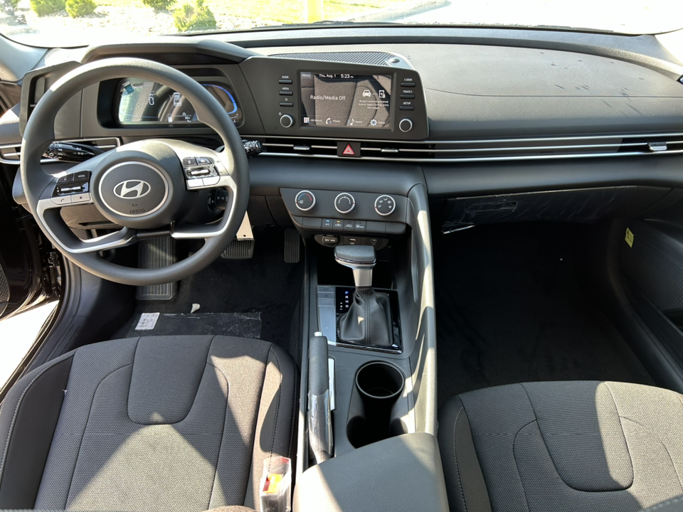 2024 Hyundai Elantra SE 15