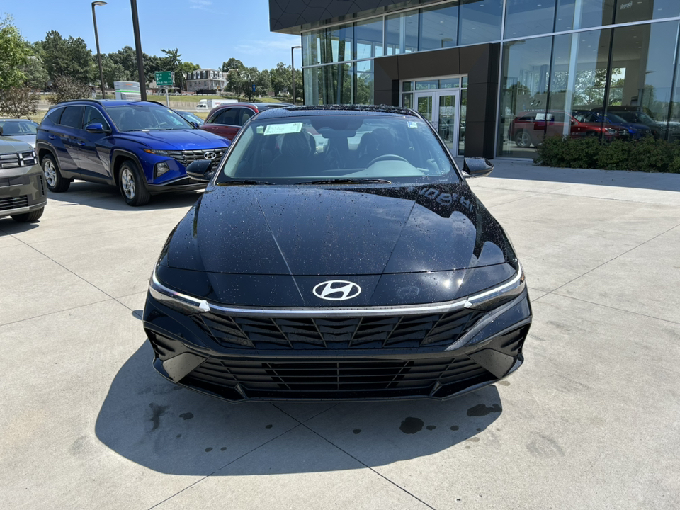 2024 Hyundai Elantra SE 3