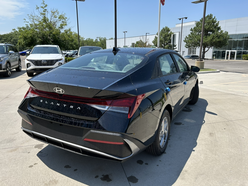 2024 Hyundai Elantra SE 9