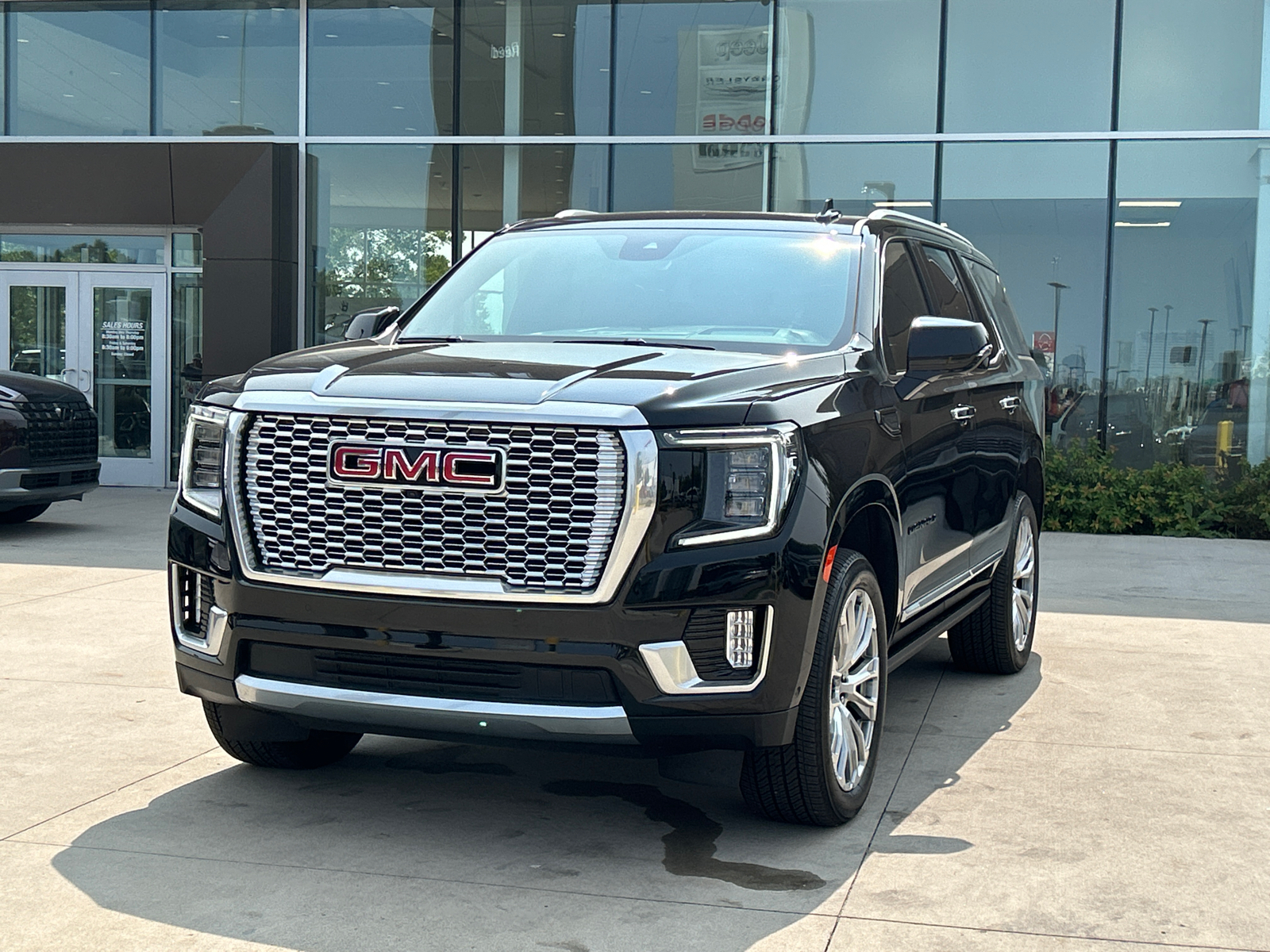 2023 GMC Yukon Denali 2