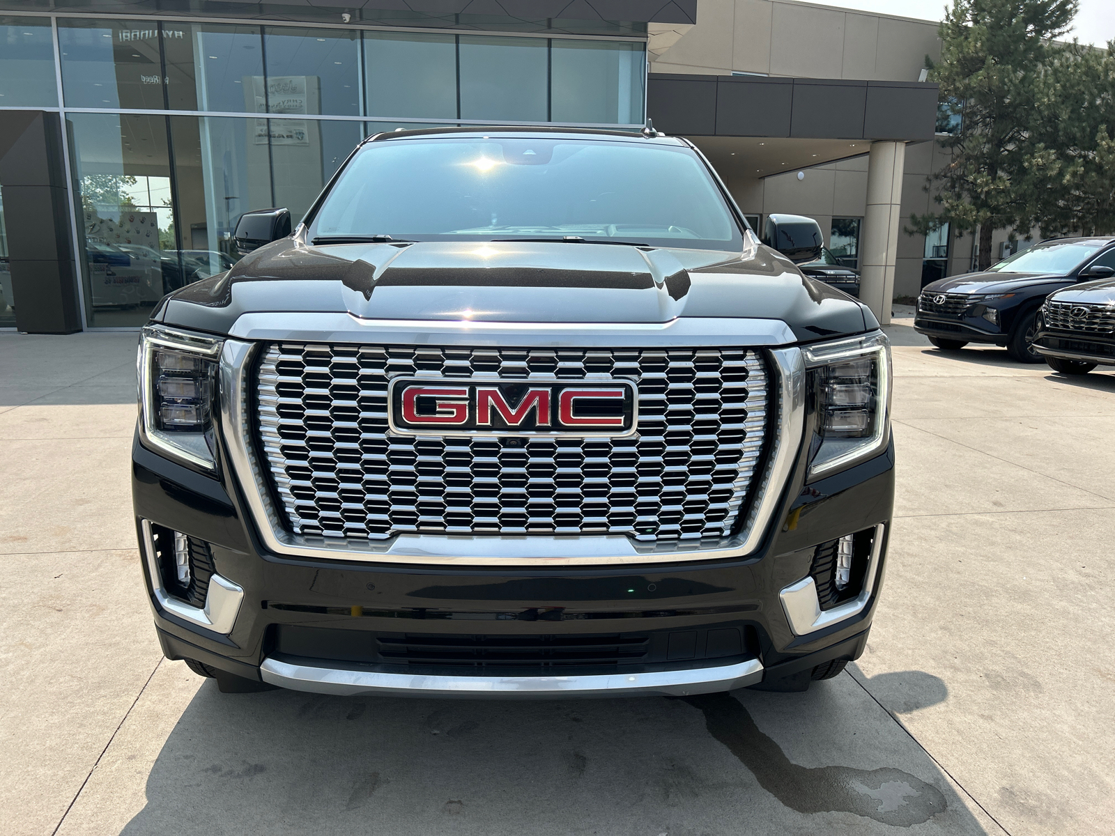 2023 GMC Yukon Denali 3