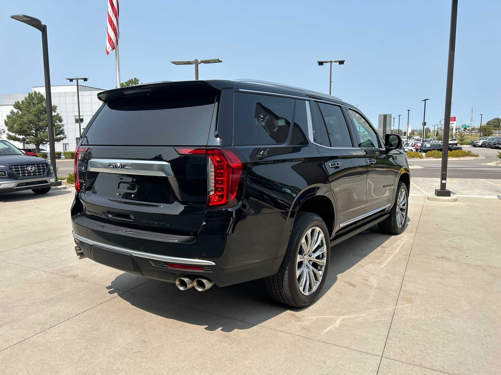 2023 GMC Yukon Denali 7