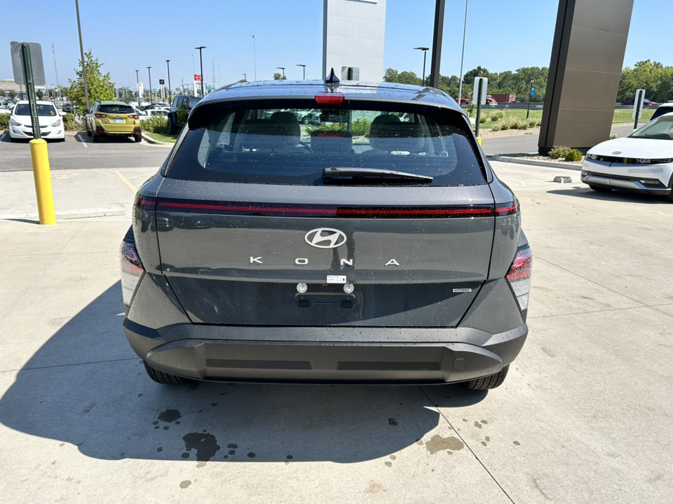 2025 Hyundai Kona SE 8