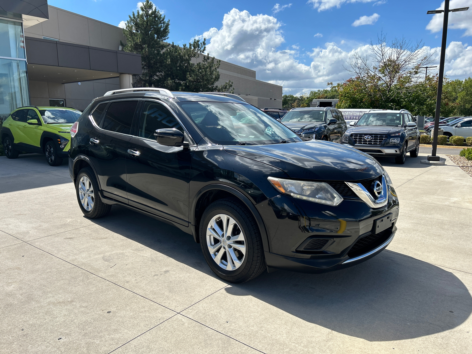 2016 Nissan Rogue SV 4