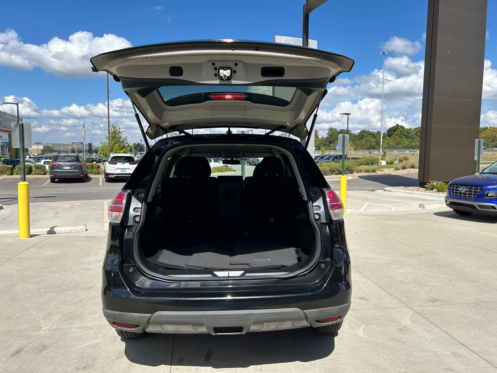 2016 Nissan Rogue SV 9