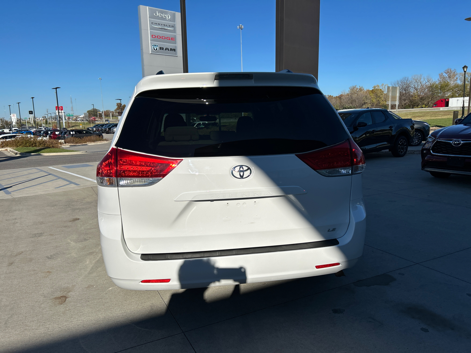 2014 Toyota Sienna LE 8-Passenger 8