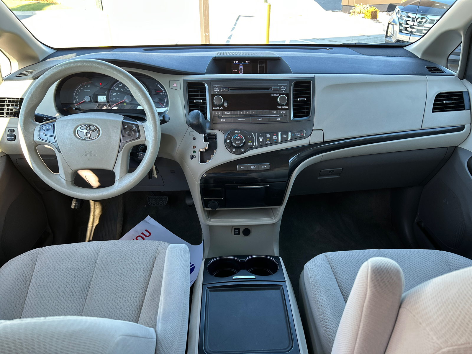 2014 Toyota Sienna LE 8-Passenger 15