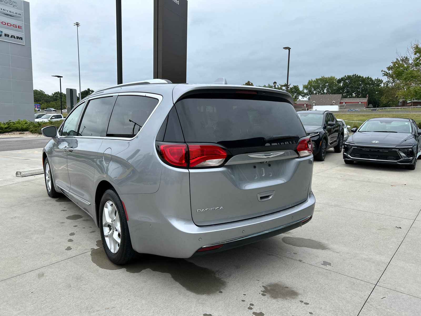 2020 Chrysler Pacifica Touring L Plus 12