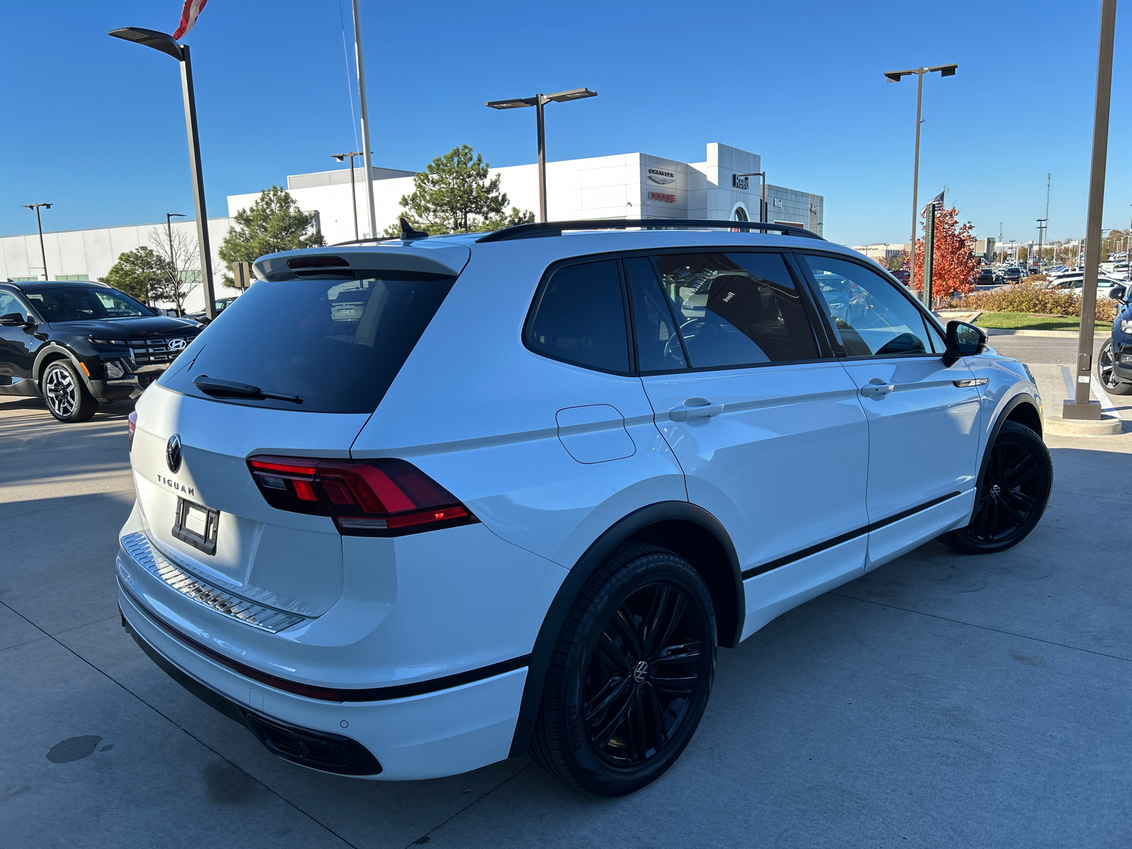 2022 Volkswagen Tiguan 2.0T SE R-Line Black 7