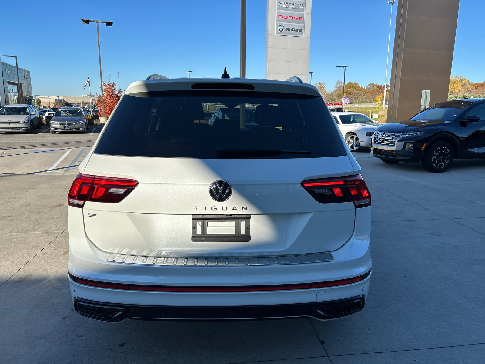 2022 Volkswagen Tiguan 2.0T SE R-Line Black 8