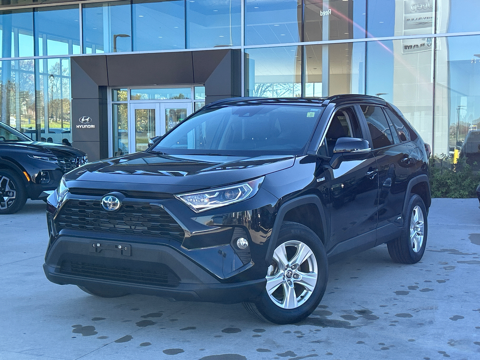 2021 Toyota RAV4 Hybrid XLE 2