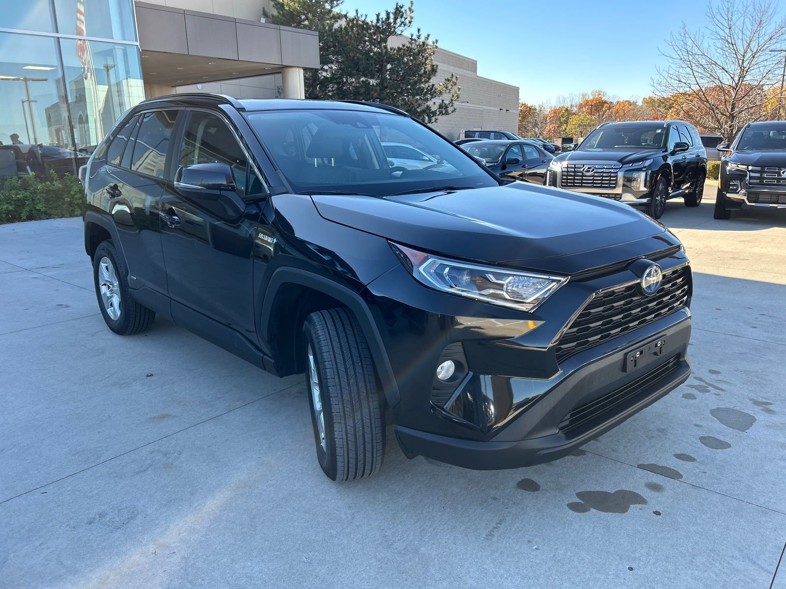 2021 Toyota RAV4 Hybrid XLE 4