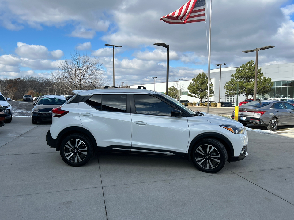 2018 Nissan Kicks SR 5