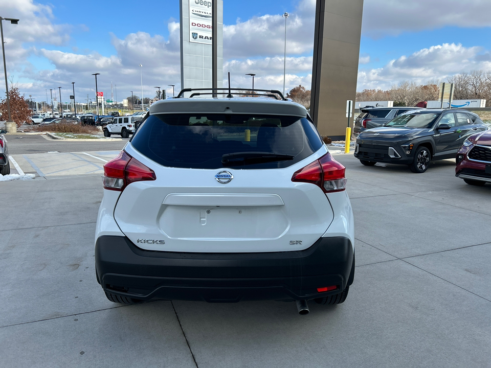 2018 Nissan Kicks SR 8