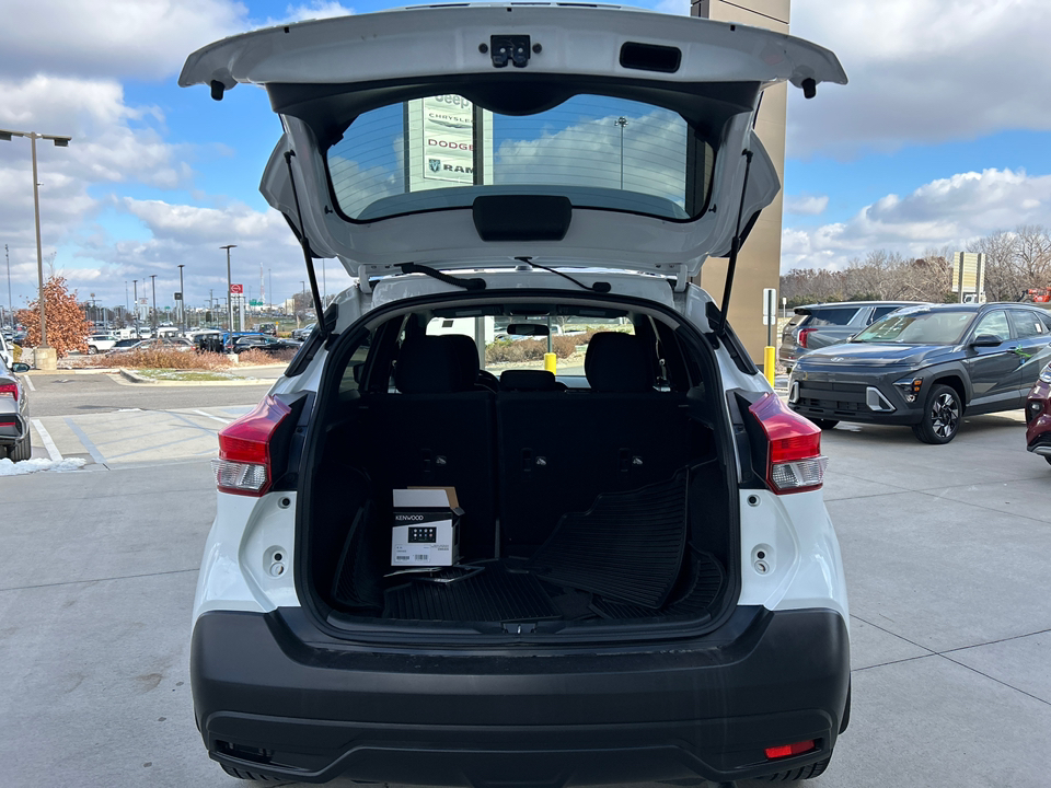 2018 Nissan Kicks SR 9