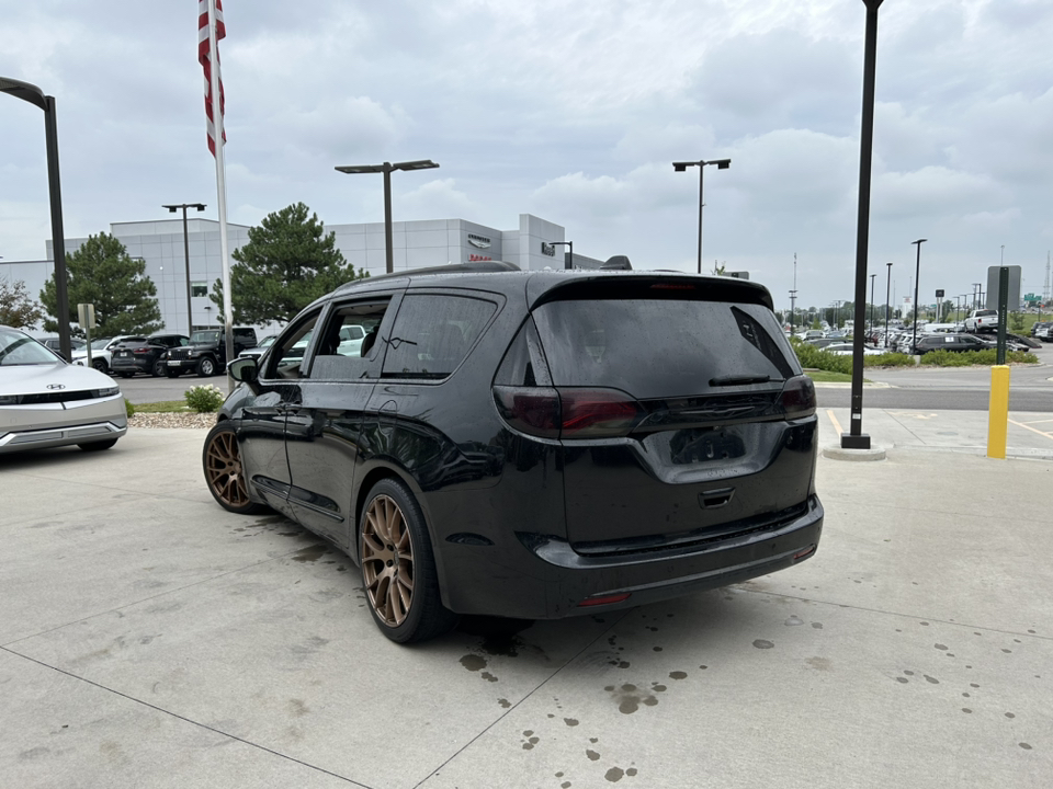 2017 Chrysler Pacifica Limited 7