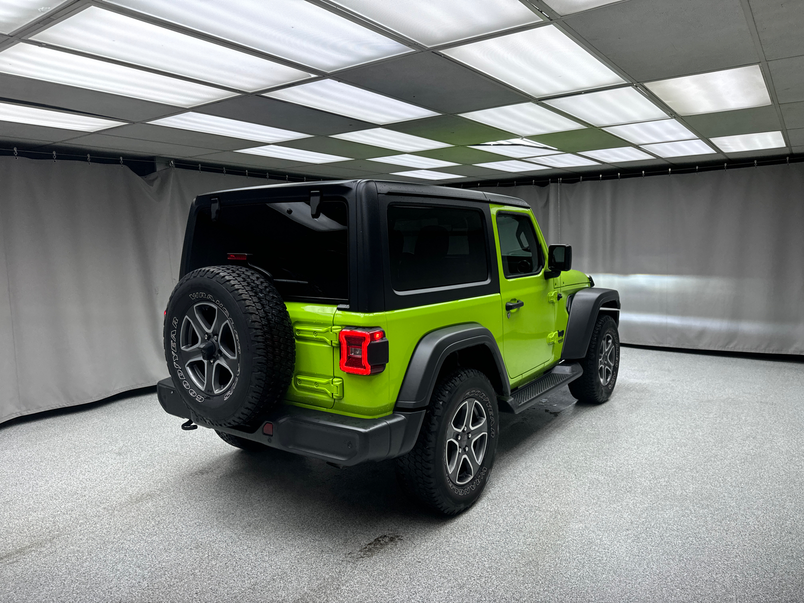 2021 Jeep Wrangler Sport 3