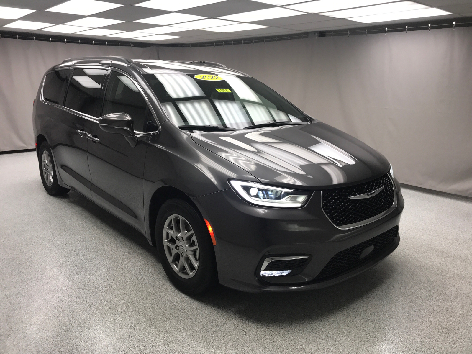 2022 Chrysler Pacifica Touring 22
