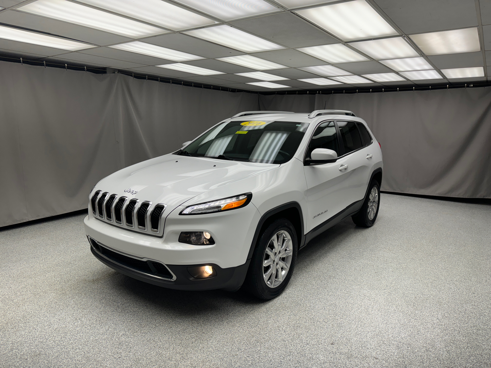 2016 Jeep Cherokee Limited 1
