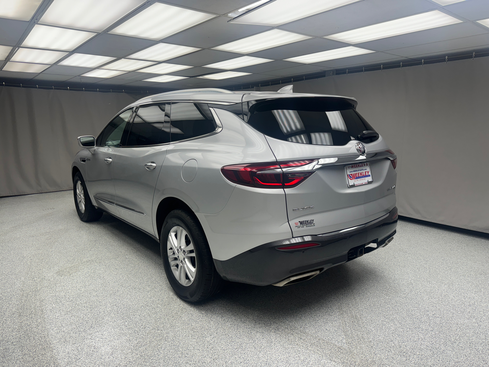 2018 Buick Enclave Essence 2