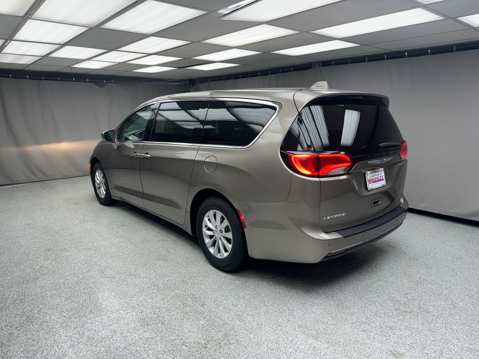 2018 Chrysler Pacifica Touring Plus 2