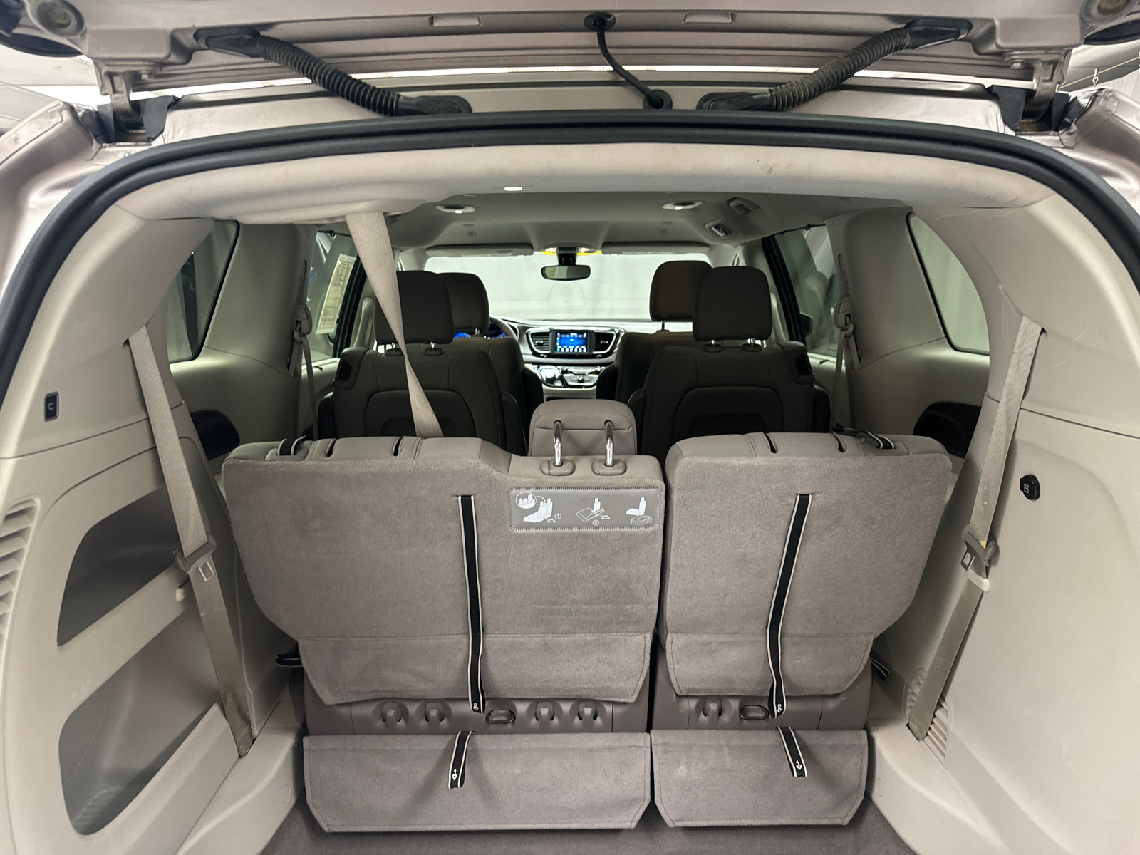 2018 Chrysler Pacifica Touring Plus 19