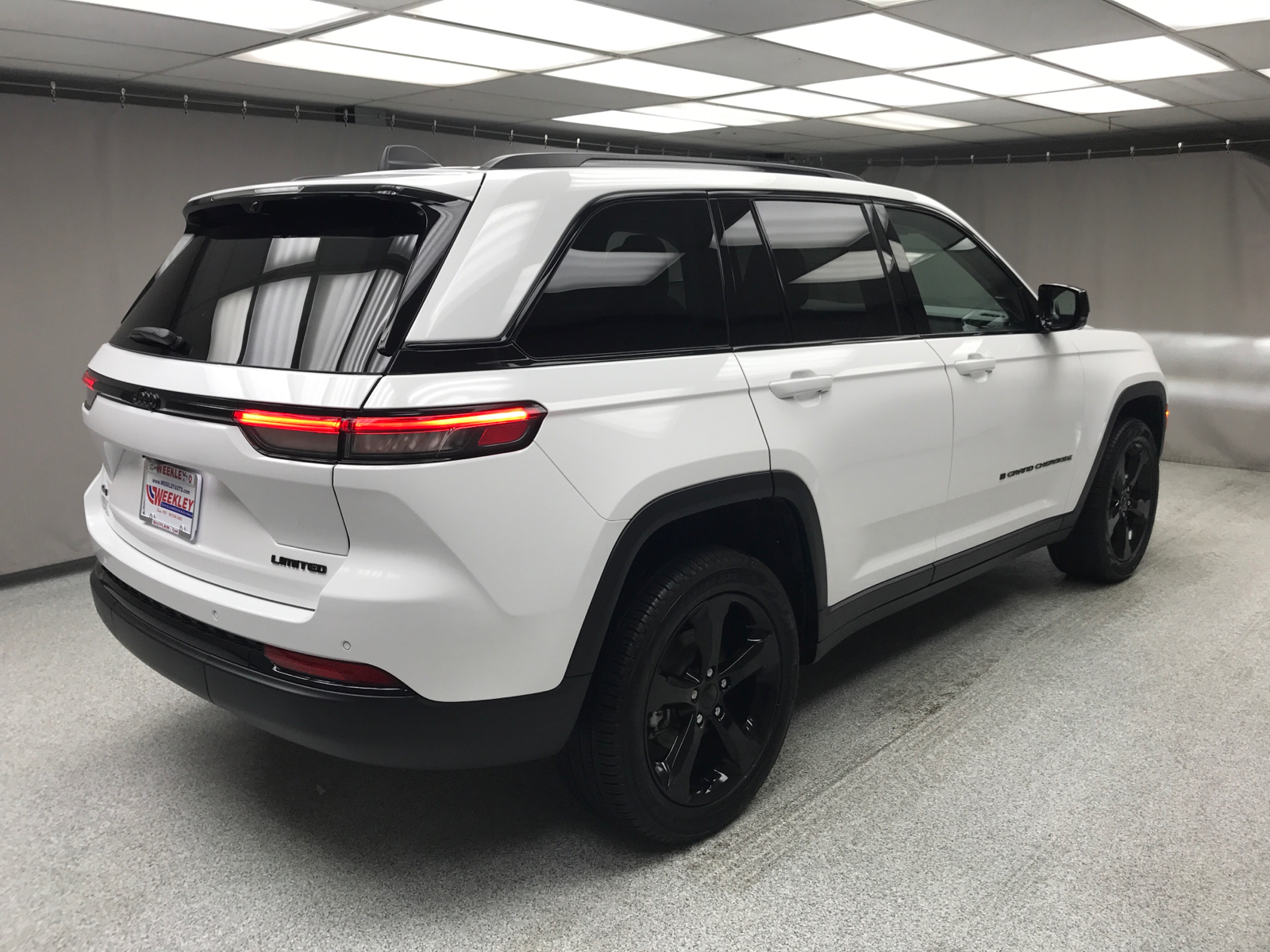 2023 Jeep Grand Cherokee Limited 12