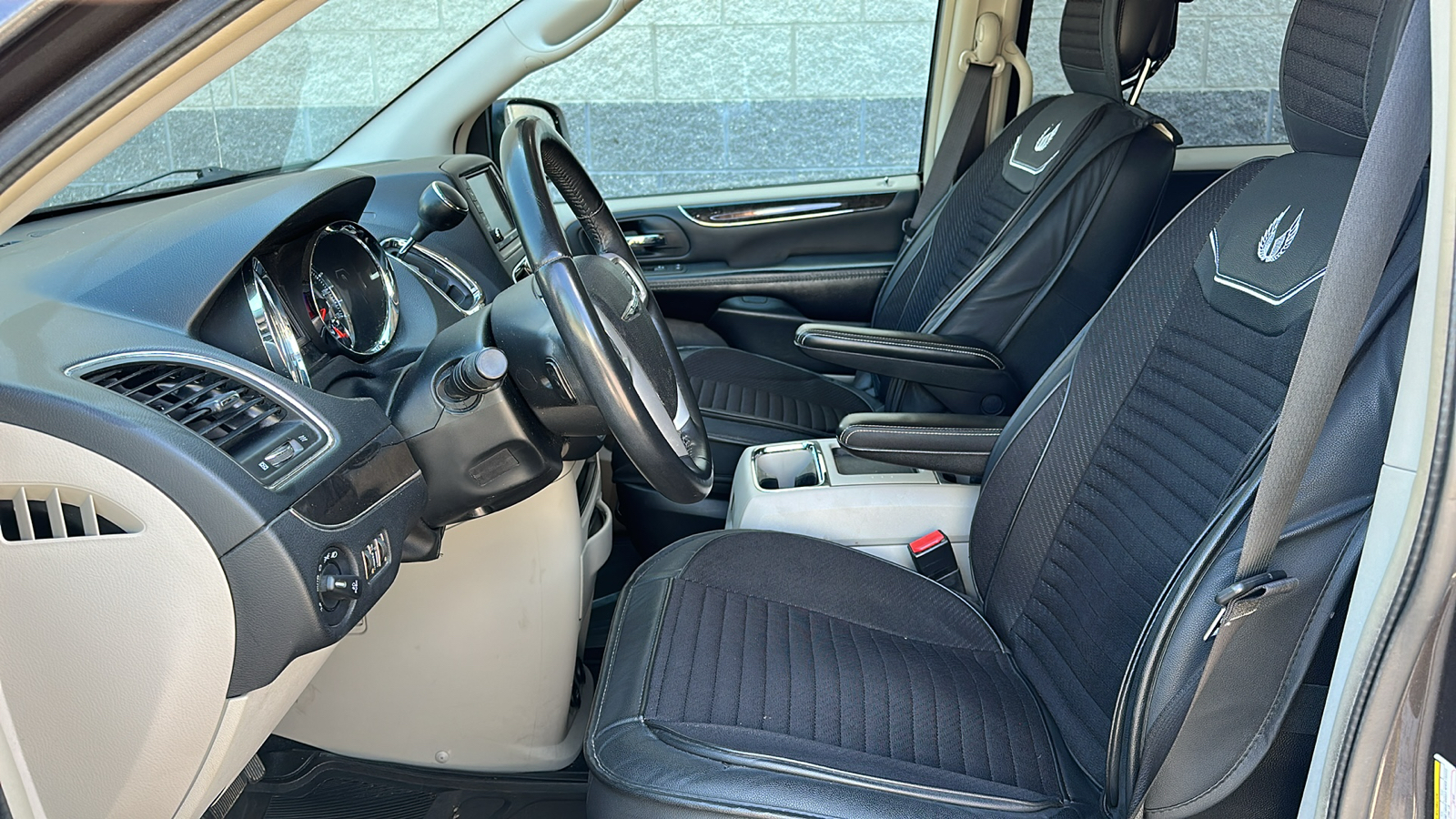 2015 Chrysler Town & Country Touring 6