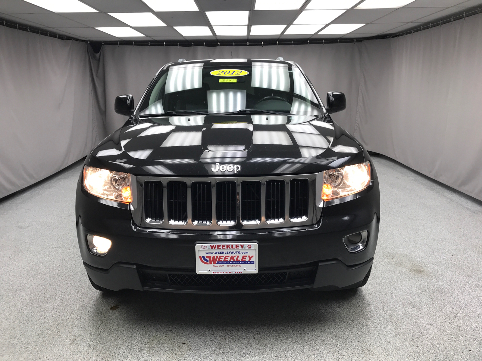 2012 Jeep Grand Cherokee Laredo 17