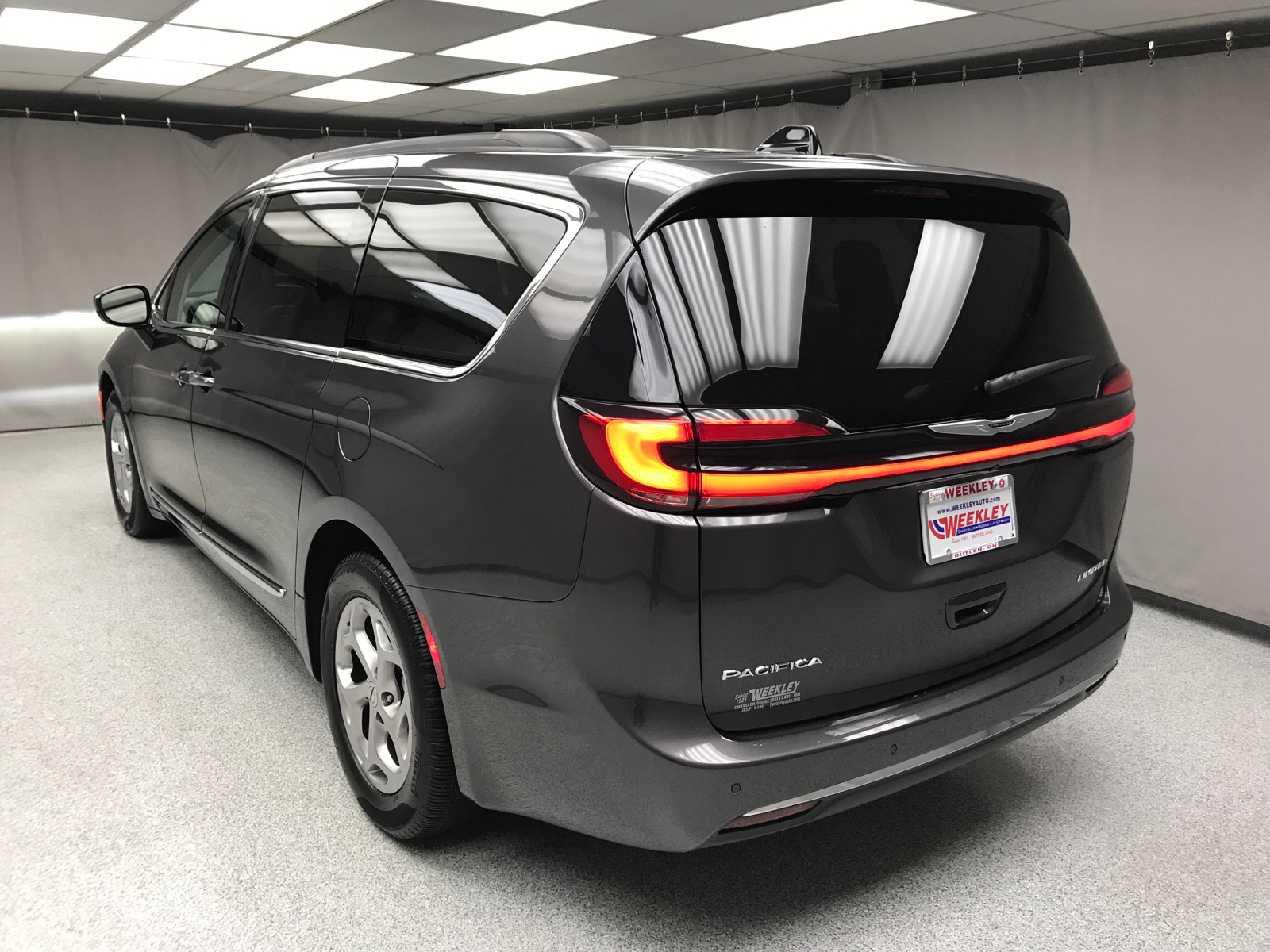 2023 Chrysler Pacifica Limited 16