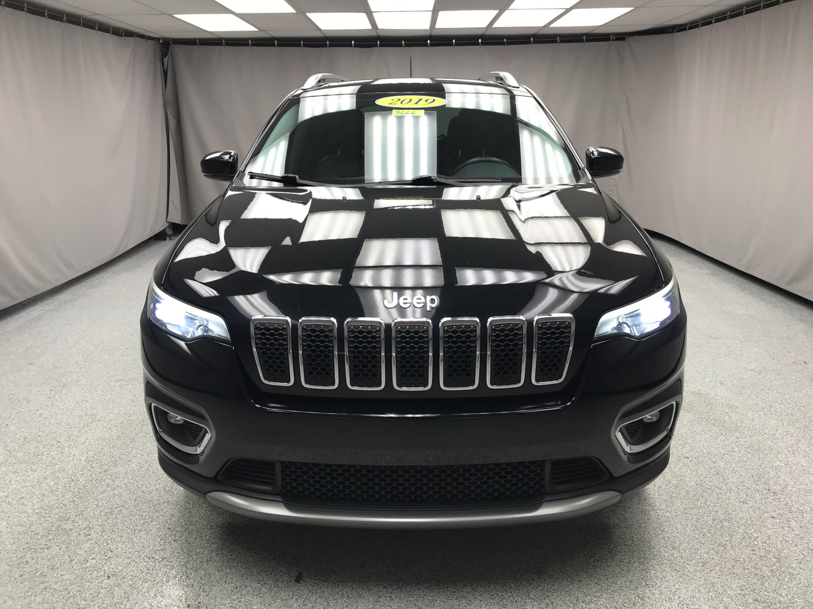 2019 Jeep Cherokee Limited 18