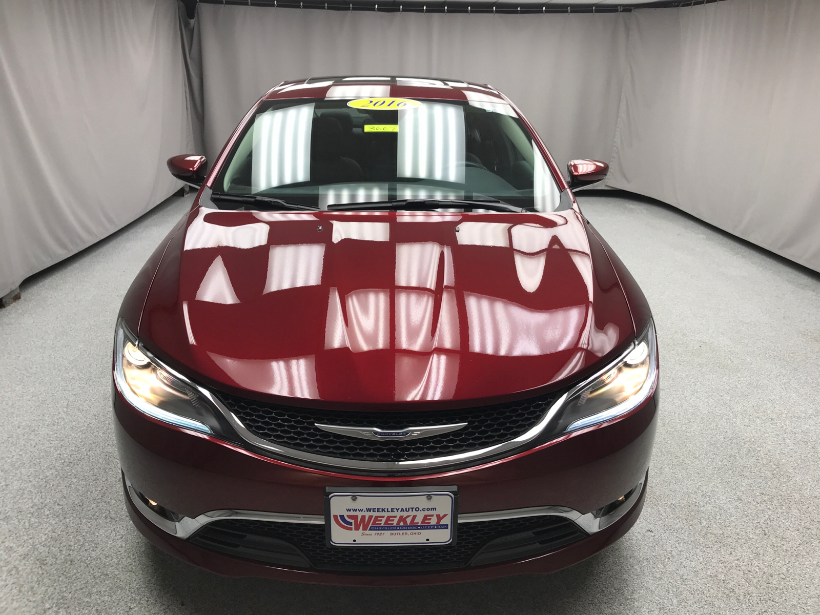 2016 Chrysler 200 C 23