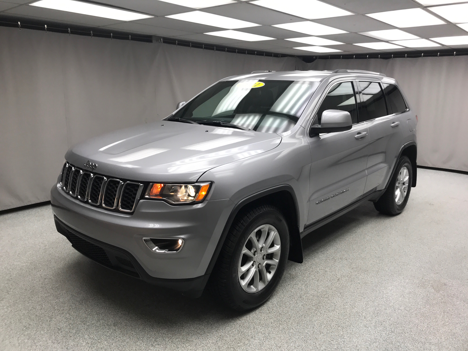 2021 Jeep Grand Cherokee Laredo X 1