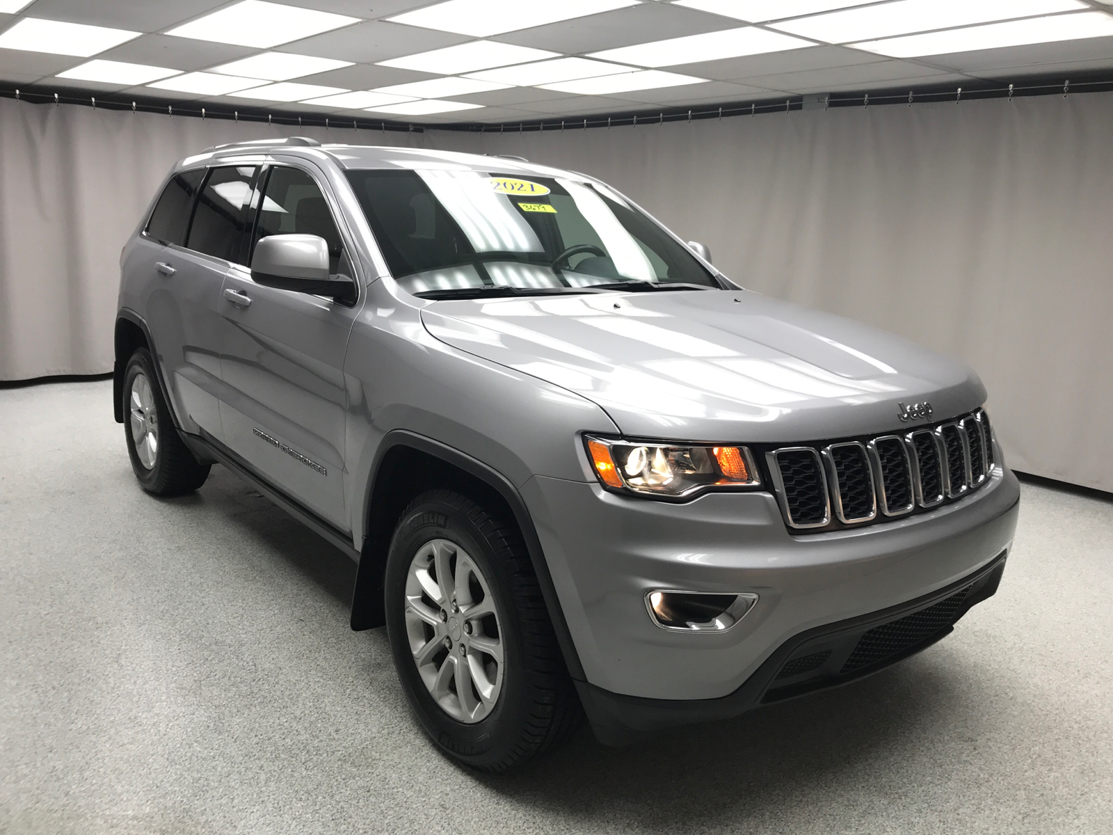 2021 Jeep Grand Cherokee Laredo X 23