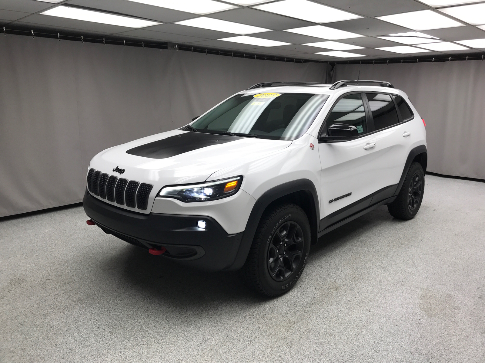 2023 Jeep Cherokee Trailhawk 1