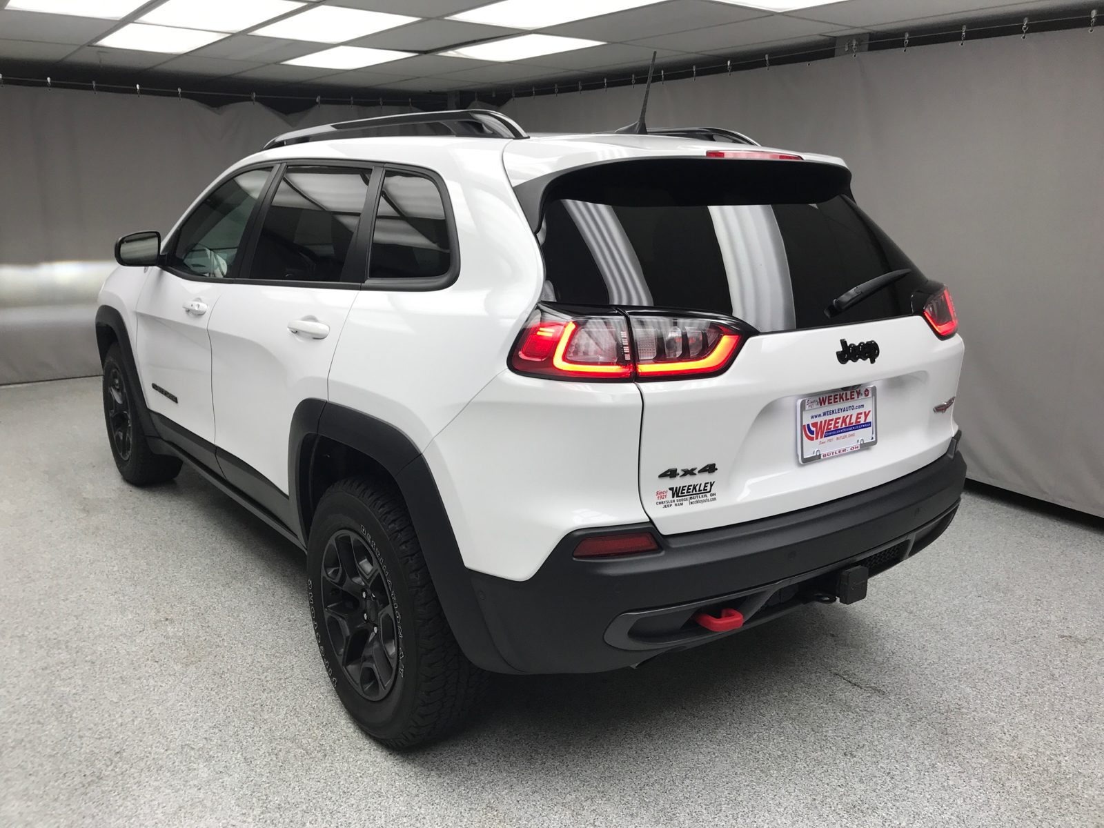 2023 Jeep Cherokee Trailhawk 16