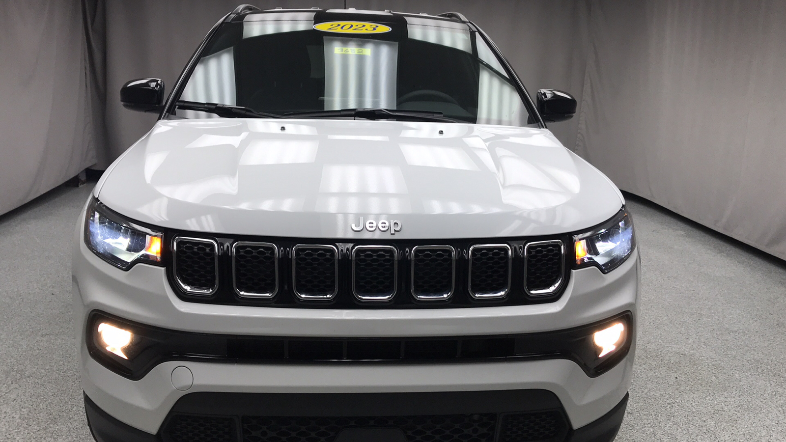 2023 Jeep Compass Limited 28