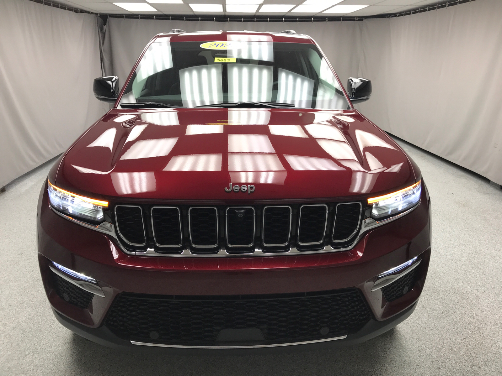 2023 Jeep Grand Cherokee Limited 31