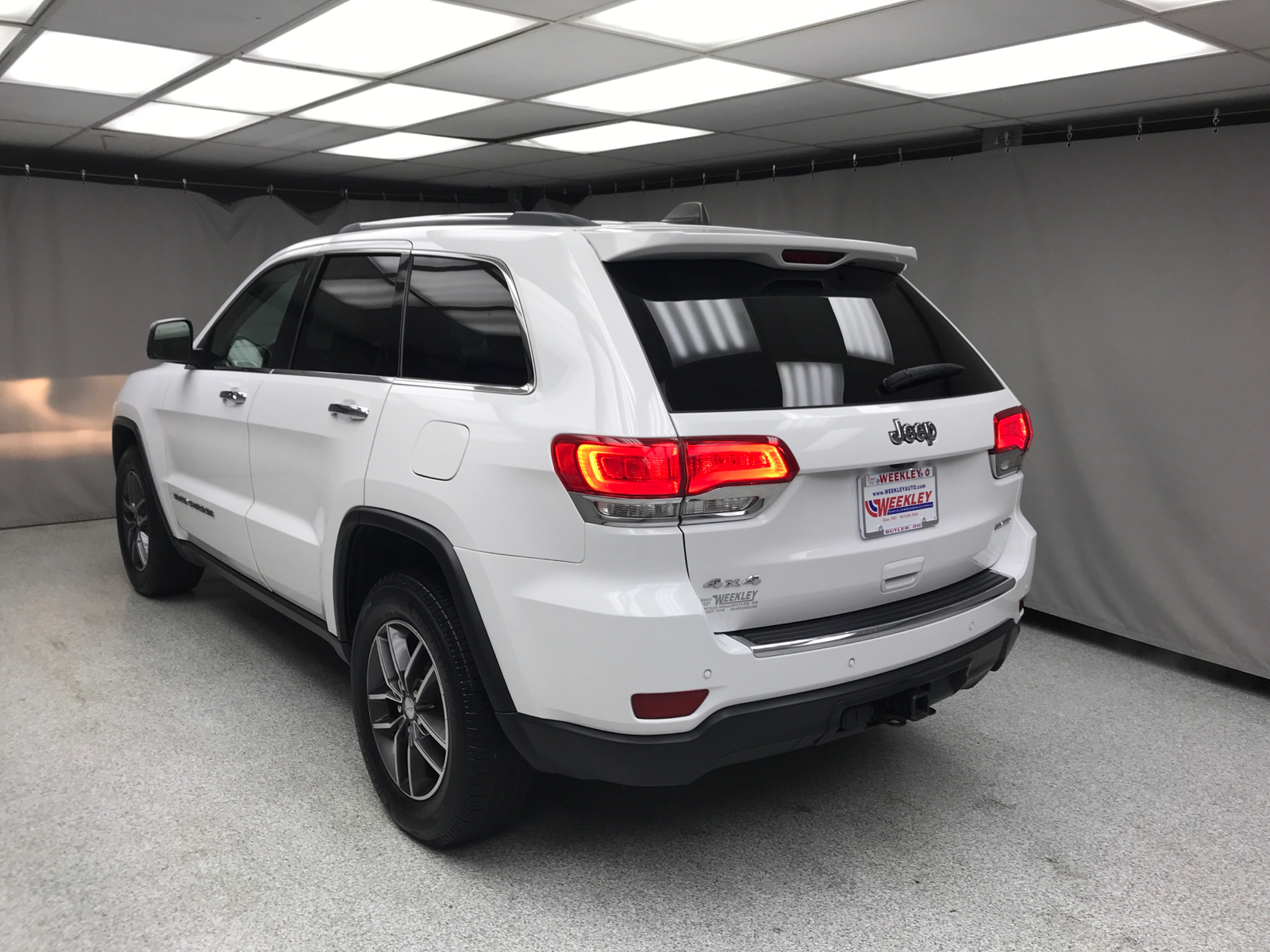 2018 Jeep Grand Cherokee Limited 16