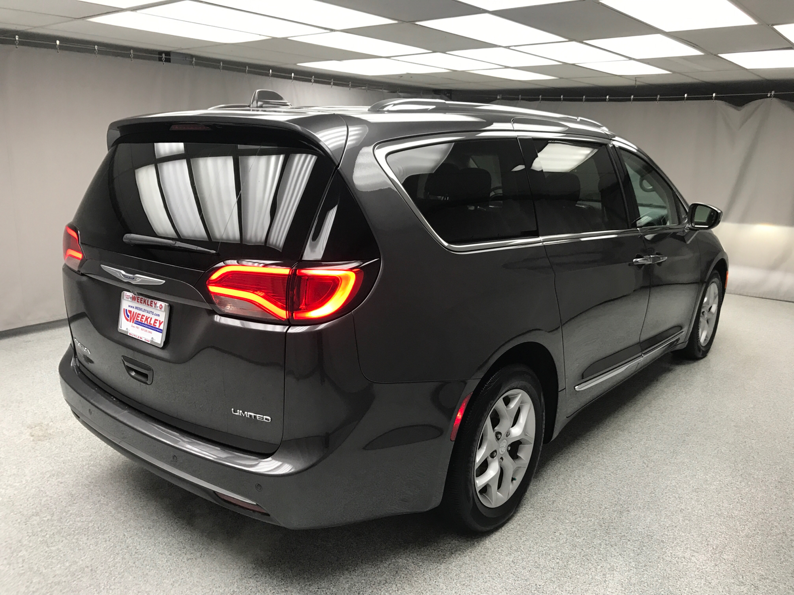 2019 Chrysler Pacifica Limited 24